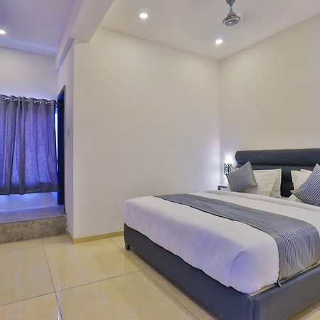 Nova Hotel New Crossroad Раджкот Экстерьер фото