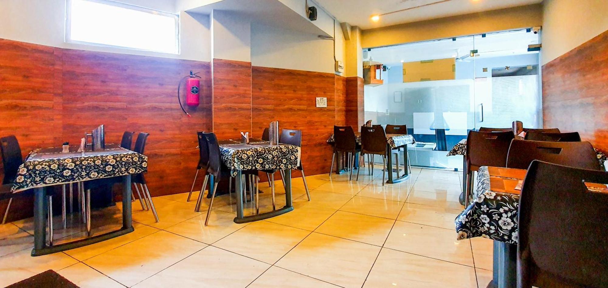 Nova Hotel New Crossroad Раджкот Экстерьер фото