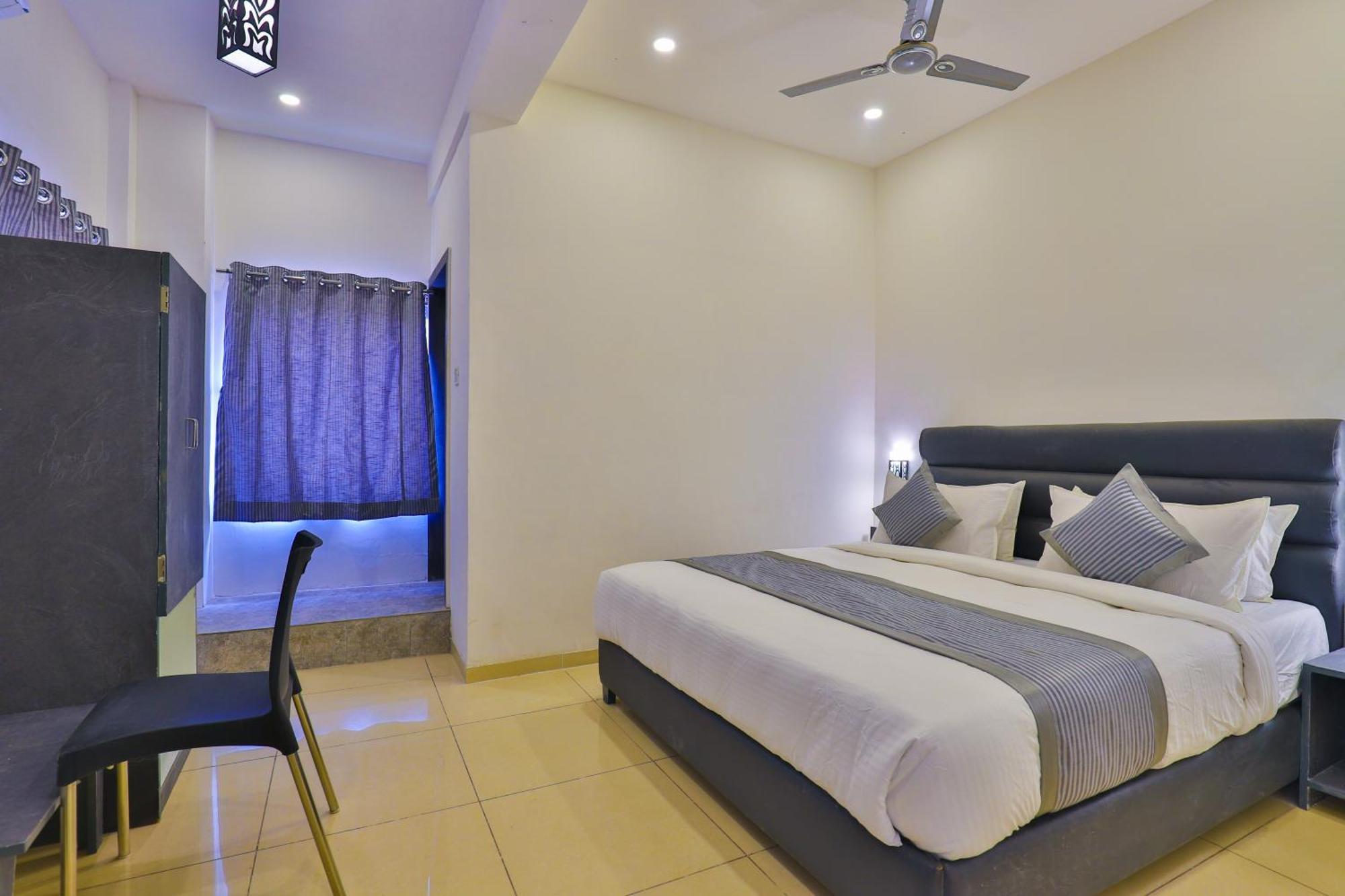 Nova Hotel New Crossroad Раджкот Экстерьер фото